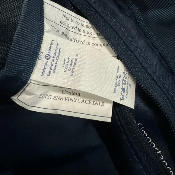 Lululemon drawstring backpack - Picture 5 of 6